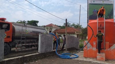 BPBD Kabupaten Bogor Distribusikan 65 Ribu Liter Air Bersih ke 2 Kecamatan di Bogor Barat