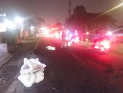 Limbah B3 Milik PT Hijau Lestari Berserakan di Jalan Tlajung Udik, Puluhan Pengendara Berjatuhan