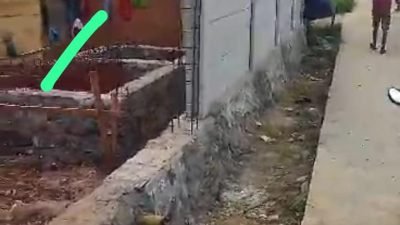 Waduh, Bangunan Pagar dan Pos Security PT Bisma Anugrah Plasindo di Tlajung Udik Diduga Serobot Saluran Irigasi