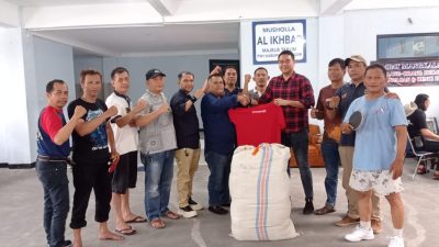 Meriahkan HUT RI Ke-78, PT SBI Pabrik Narogong Sumbang 100 Baju Ke PWI Kabupaten Bogor