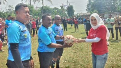 Sambut HUT RI Ke-78, Ria Marlisa Buka Trofeo Piala Bergilir Camat Sukaraja