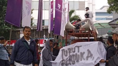 Ngeri! Masyarakat Papua Geruduk Kantor Kemenhub, Ini Tuntutannya