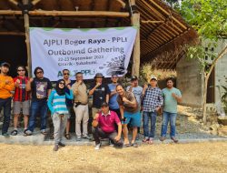 Sambil Ngobrol Peduli Lingkungan, PT PPLI Ajak AJPLI Rafting di Sukabumi