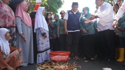 Ratusan Ayam Bekakak Sambut Boling Bupati Bogor di Desa Karyasari Leuwiliang