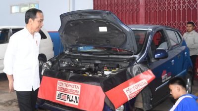 Jokowi Dorong Sekolah Kejuruan Jalin Kerja Sama dengan Dunia Industri