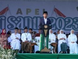 Pimpin Apel Hari Santri 2023, Jokowi: Santri Pilar dan Fondasi Kekokohan Bangsa