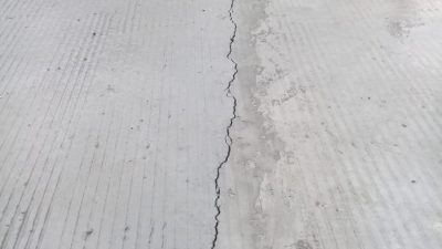 Waduh!! Baru 4 Hari, Beton Proyek Peningkatan Jalan Kemang-Rancabungur Retak