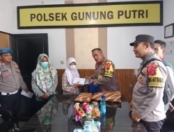 Viral di Medsos, Kapolsek Gunung Putri Berikan Bantuan Kepada Anak Perempuan Pedagang Kopi