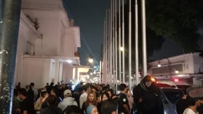 Malam Pergantian Tahun, Ribuan Wisatawan Padati Jalan Asia Afrika dan Braga Bandung, Lalin Padat Merayap