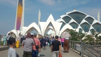 Setahun Dibuka, Pengunjung Masjid Al Jabbar Capai 4 Juta Lebih