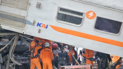 4 Korban Tewas Insiden Kereta KA Turangga Vs KA Bandung Raya Berhasil Dievakuasi