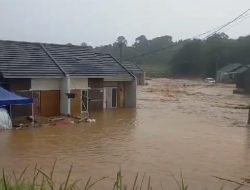 Perumahan Puri Asri 3 Terendam Banjir, Camat Jonggol Turun Tangan