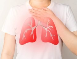 Waspada! 5 Kebiasaan Sehari-hari Ini Bisa Sebabkan Paru-paru Basah