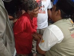 Caleg Yusuf Kiat Blusukan ke Kampung di Gunung Putri, Minta Doa Mak Enat Sambil Terharu