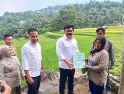 Menteri Hadi Tjahjanto Bagikan 1.000 Sertifikat Program PTSL di Kecamatan Pamijahan