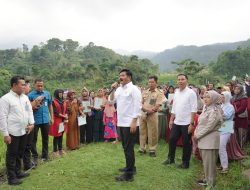 Bagikan 1.000 Sertifikat PTSL, Menteri Hadi Tjahjanto Minta Pemkab Bogor Pertahankan LP2B Desa Gunung Bunder 2