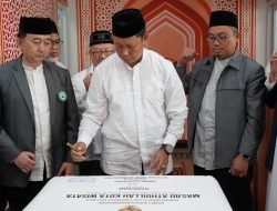 Jumling di Gunung Putri, AsmawaTosepu Resmikan Yayasan Athoillah di Desa Nagrak
