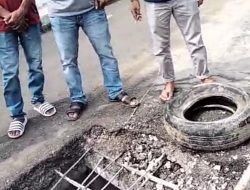 Warga Ngamuk Gegara Jembatan Cidangder Parung Panjang yang Baru Dibangun Kembali Jebol