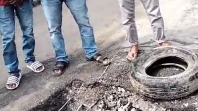 Warga Ngamuk Gegara Jembatan Cidangder Parung Panjang yang Baru Dibangun Kembali Jebol