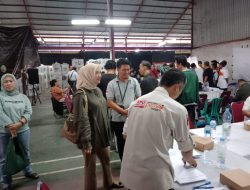 Berikan Support kepada Saksi PPP, Elly Rachmat Yasin Kunjungi Gudang Logistik Pemilu Kecamatan Gunung Putri