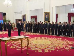 Jokowi Lantik Hadi Tjahjanto Jadi Menko Polhukam dan AHY Menteri ATR/BPN