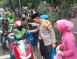 Polres Bogor Bagikan Ratusan Takjil untuk Pengguna Jalan Tegar BerimanÂ