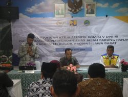 Pj Bupati Bogor Bersama Komisi V DPR Tinjau Langsung Kondisi Infrastruktur dan Transportasi Wilayah Kecamatan Parung Panjang
