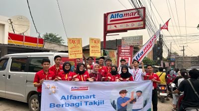 Jadi Agenda Rutin tiap Ramadhan, Alfamart Kembali Hadir Bagikan Takjil Gratis