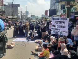 Akses Jalan Ditutup BRIN, Ratusan Warga Desa Pabuaran Gunungsindur Gelar Demo