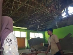 Sudah Lapor Disdik dan DPRD, Atap Plafon Ruang Kelas SDN Cipinang 3 Rumpin yang Ambruk Belum Juga Diperbaiki
