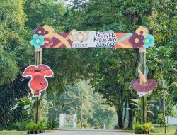 Libur Waisak, Kebun Raya Bogor Diserbu Puluhan Ribu Pengunjung
