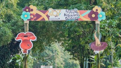 Libur Waisak, Kebun Raya Bogor Diserbu Puluhan Ribu Pengunjung
