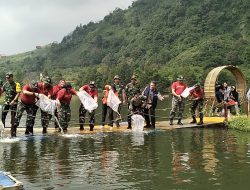 Unhan dan Tim TMMD Kabupaten Bogor Tanam Benih Ikan dan Pohon di Sirnajaya
