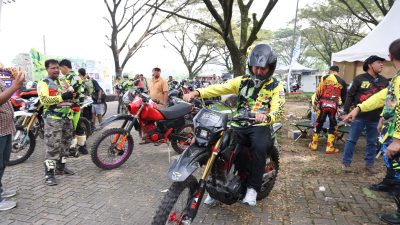 Tips Menjaga Keseimbangan saat Mengendarai Sepeda Motor