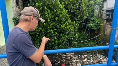 Warga Desa Semplak Barat Bogor Keluhkan Tumpukan Sampah Dialiran Kali Cidepit