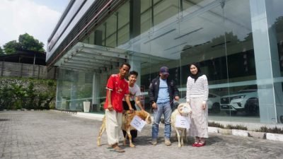Dealer Mobil Honda Internusa Cibinong salurkan hewan kurban ke Warga Lingkungan sekitar