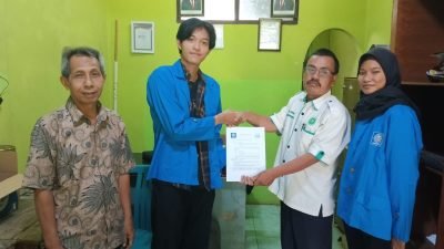 Mahasiswa Sistem Informasi Universitas Bina Sarana Informatika Melakukan Serah Terima Aplikasi Website Kepada Sekolah Mts As Sholihin