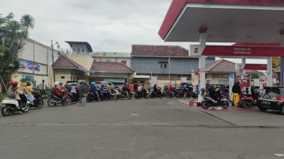 Menko Luhut Pastikan Harga Pertalite untuk Sepeda Motor Tak Naik