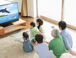 Studi Terbaru Ungkap Nonton TV Lama di Usia 20-an Bisa Tingkatkan Risiko Penyakit Jantung