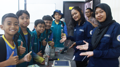 Departemen Fisika IPB University Terima Kunjungan Istimewa Siswa Sekolah Alam Cendekia