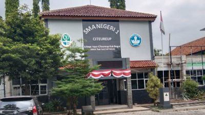 Ditunjuk Satu Toko, Pembelian Pakaian Kebaya Seharga Rp 300 Ribu di SMAN 1 Citeureup Diduga jadi Ajang Bisnis