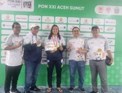 Adelia Sabet Emas 200 Meter Gaya Dada Putri di PON 2024