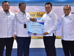 Peringati Hari Pelanggan Nasional, Peumda Air Minum Tirtakahuripan Berikan Penghargaan Kepada Pelanggan Teladan