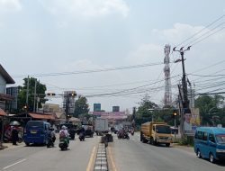 Traffik Light di Perempatan Jampang Hanya Lampu Kuning yang Menyala, Lalu Lintas jadi Kacau