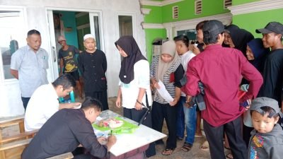 Sebanyak 189 KPM Desa Sukaharja Terima Program KRS Tahap 6 Berupa Daging dan Telur