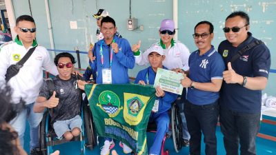 Kadisdagin Kabupaten Bogor Berikan Uang Cendol kepada Atlet Peparnas