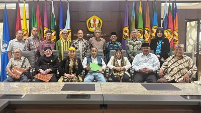 13 Pinisepuh Pamangku Sunda Ditetapkan di Kampus Unpad
