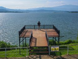 Bosan Sama Rutinitas? Healing Yuk ke Tanjung Duriat dengan View Waduk Jatigede