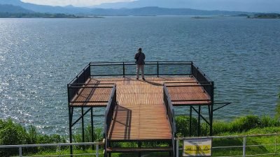 Bosan Sama Rutinitas? Healing Yuk ke Tanjung Duriat dengan View Waduk Jatigede