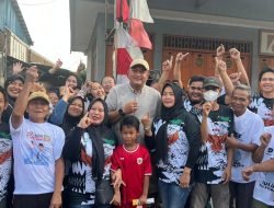 Antusias Sambut Kehadiran Cabup Rudy Susmanto di Wanaherang, Srikandi dan Pemuda Camry Hadang Mobil Rombongan: Cuma Minta Foto